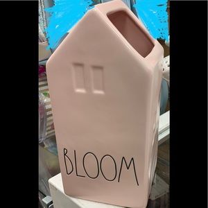Rae Dunn bloom vase
